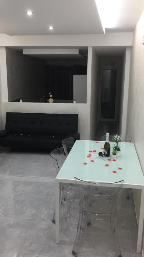 Le Rocce Nere Aparthotel จีอาร์ดีนี นักซอส ภายนอก รูปภาพ
